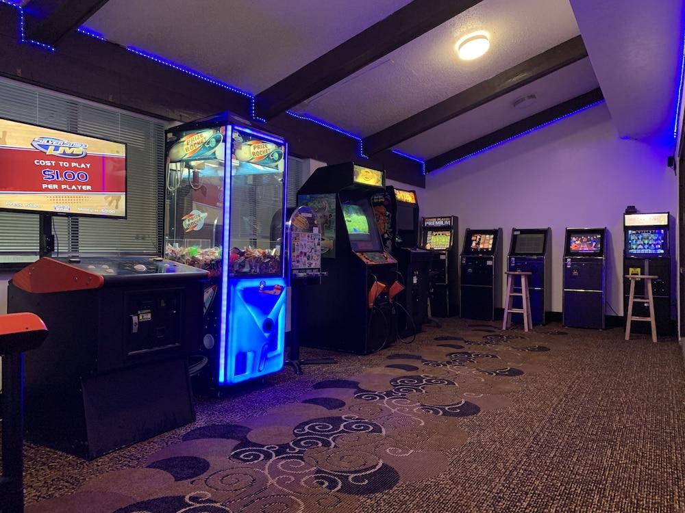 Super 8 By Wyndham Wisconsin Dells Hotel Exterior photo